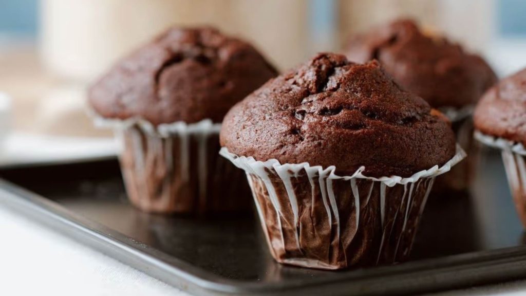 Satisfaz o teu desejo por doces com estes muffins de chocolate saudáveis